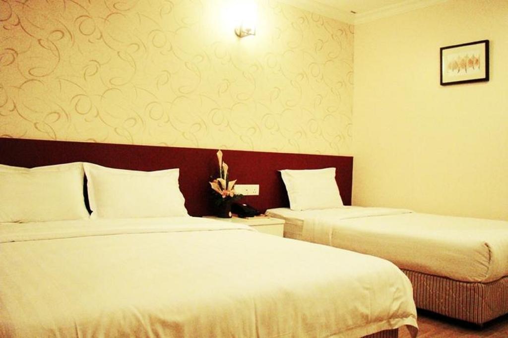 Adel Hotel Putatan Kamer foto